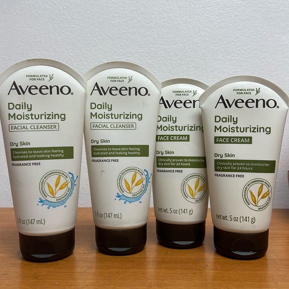Aveeno Skincare Bundle #2 - Picture 1 of 2